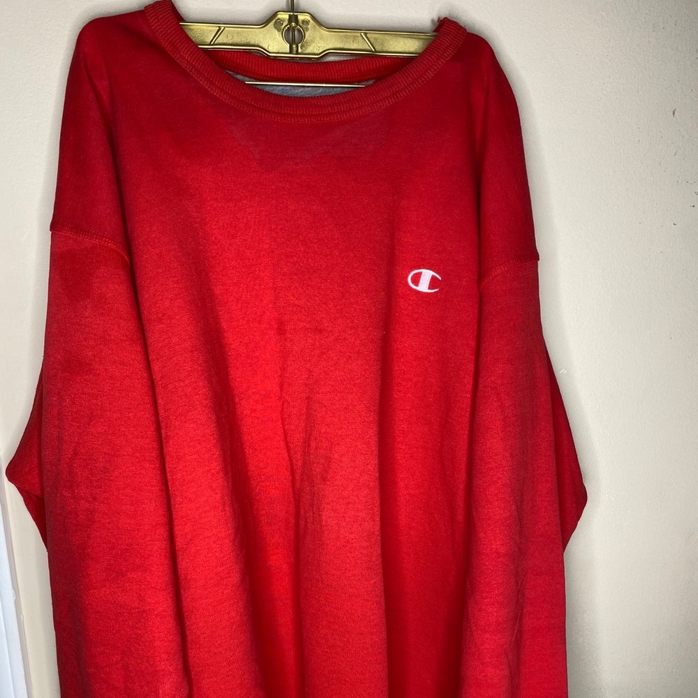 Champion crew neck 👺